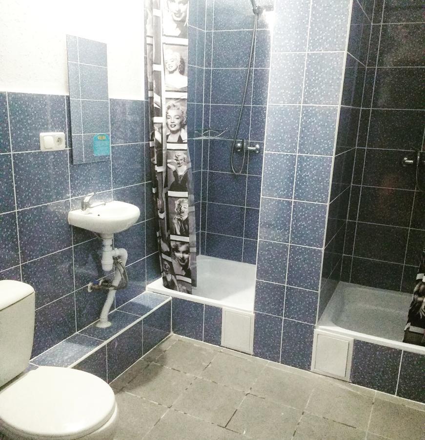 Yourhostel Saperka Kyiv Eksteriør billede